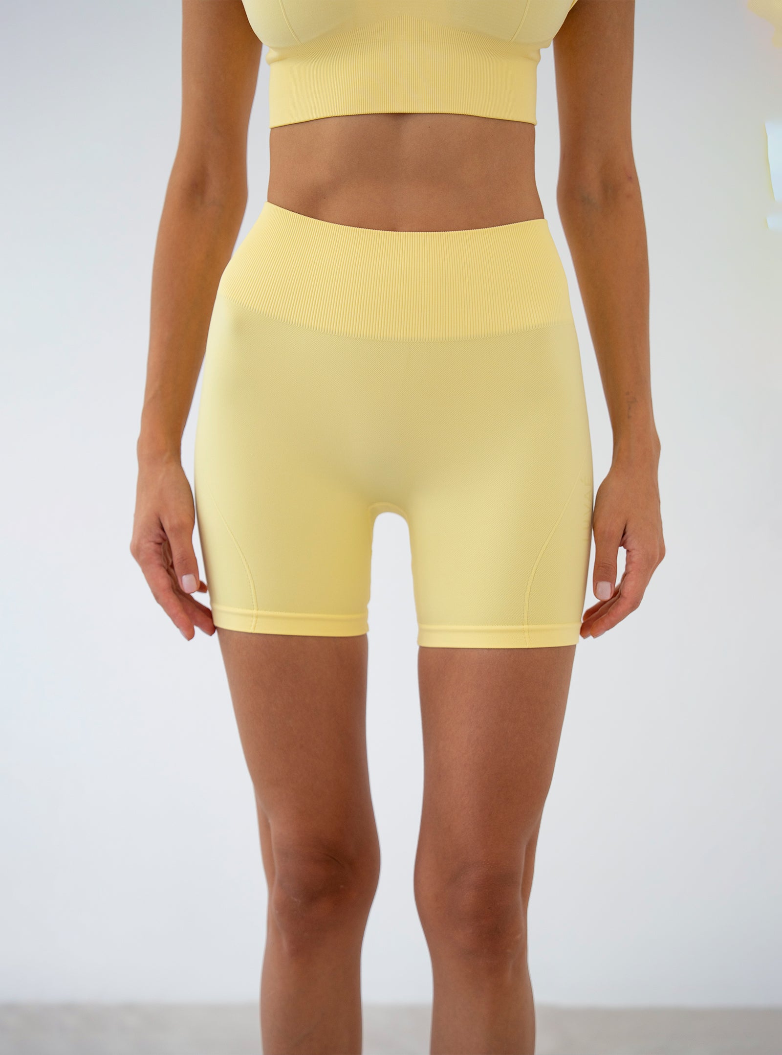 Soléa Active Yellow Short